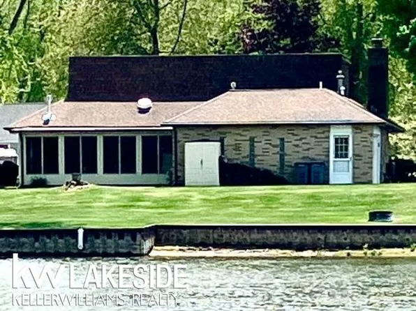 9784 Shore Dr, Pigeon, MI 48755