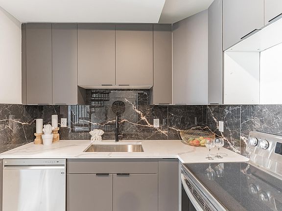 5th image of 1750 N 22nd St #953b79755