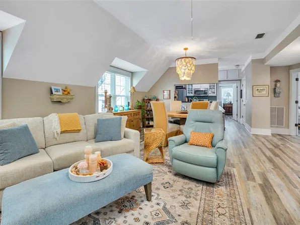 156 Shady Brook Cir Unit 300, Saint Simons Island, GA 31522