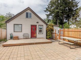 990 Edwards Ct E, Pt Orchard, WA 98366