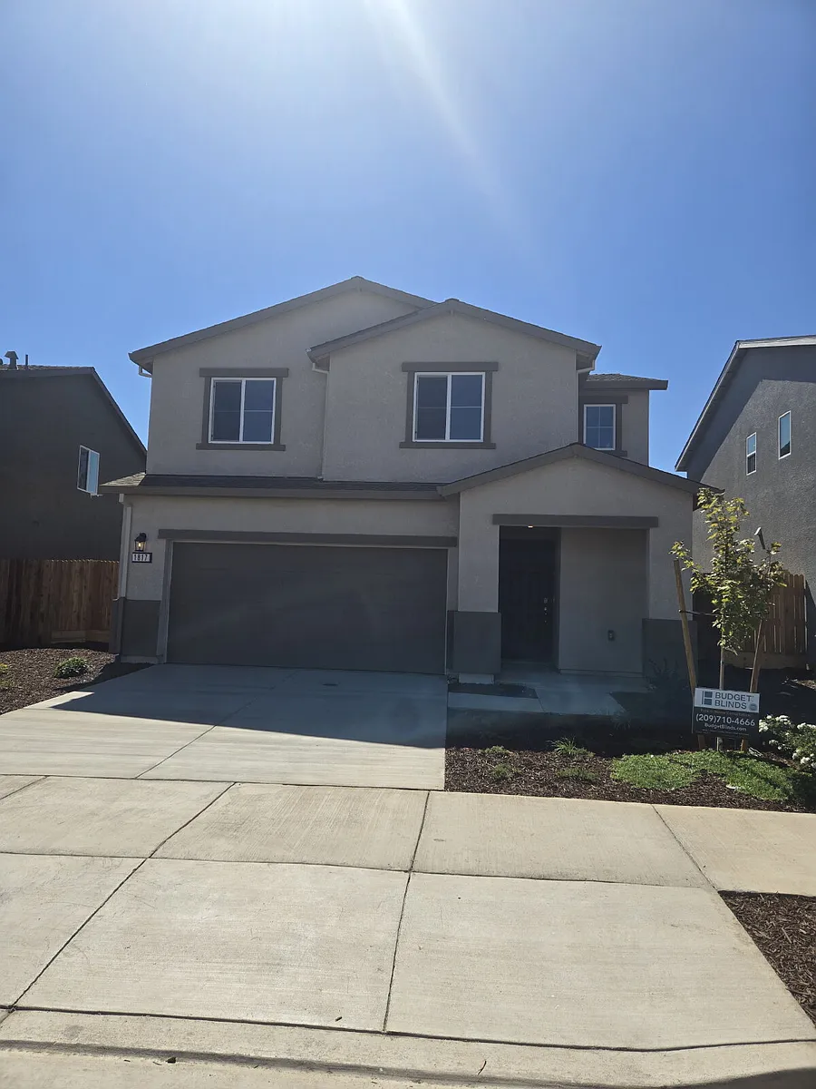 Building Photo - 1817 Solana Dr