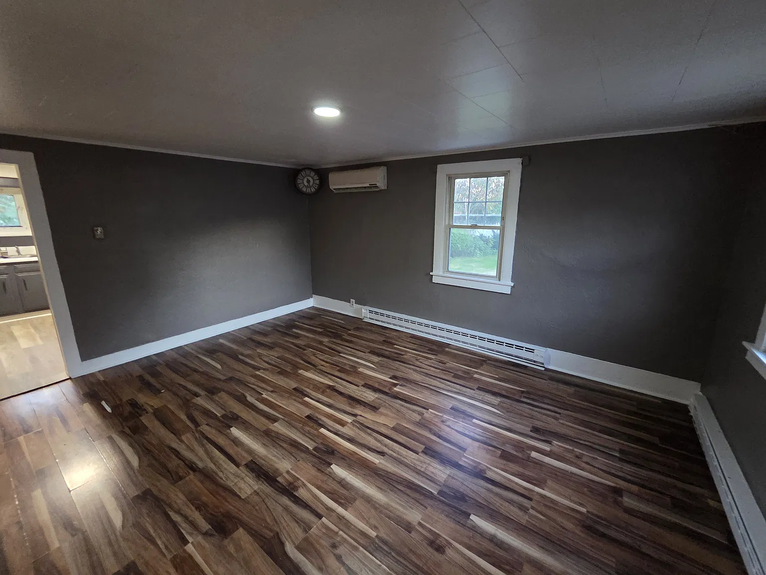 5 bed, 1600 sqft, $1,175 — Photo 2
