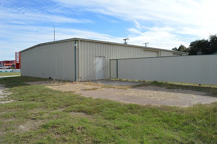 1st image of 1300 N Avenue G
