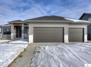 17010 Isabella St, Bennington, NE 68007