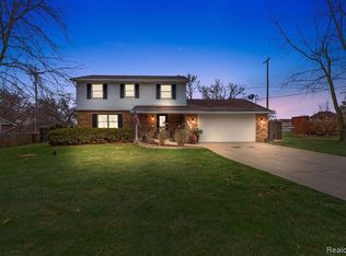 3490 Lahring Rd, Linden, MI 48451