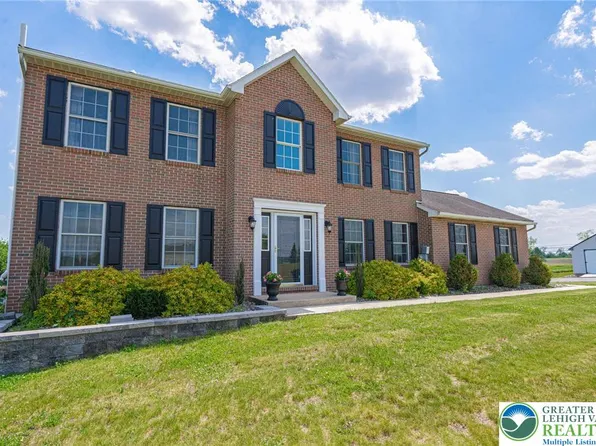 385 Farmington Rd, Breinigsville, PA 18031