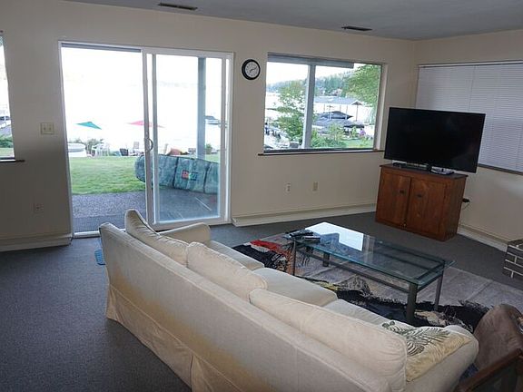 4th image of 9829 SE 42nd Pl