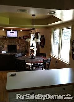 4th image of 3077 Lakeside Dr