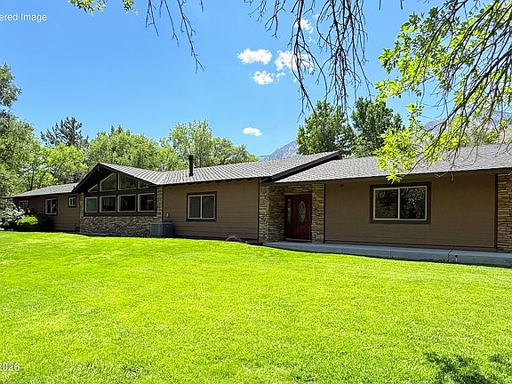 2nd image of 232 Beverly Way