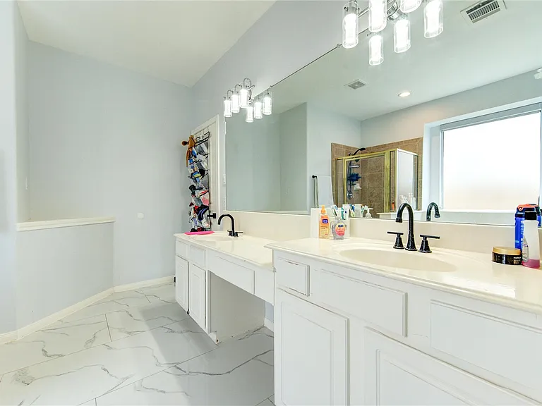 14311 Tasmania Ct — Photo 11