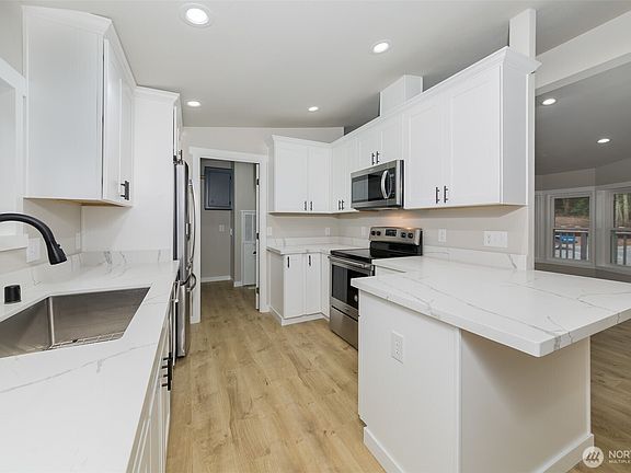 4th image of 4819 E Lake Bosworth Drive