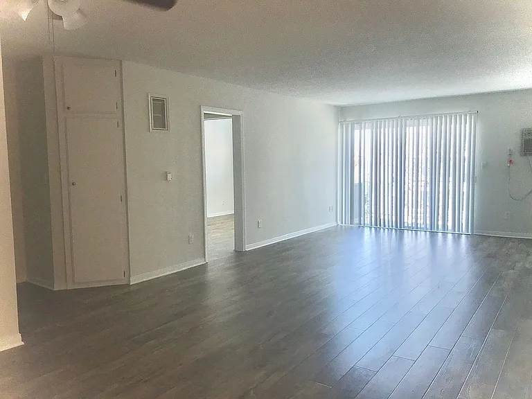 1827 Veteran Ave — Photo 3