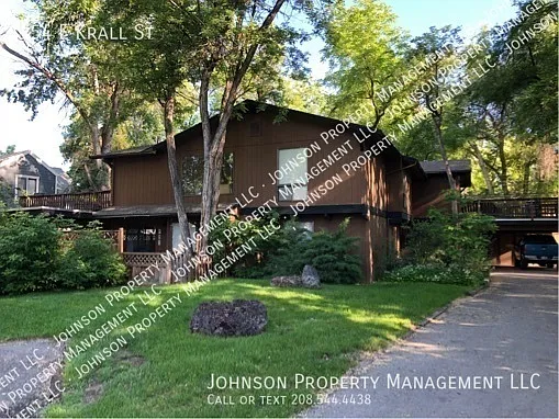 Building Photo - 954 E Krall St