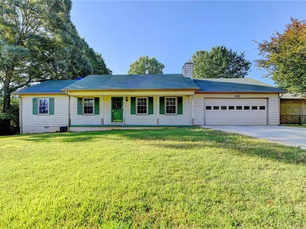 6528 Bermuda Ln, Flowery Branch, GA 30542