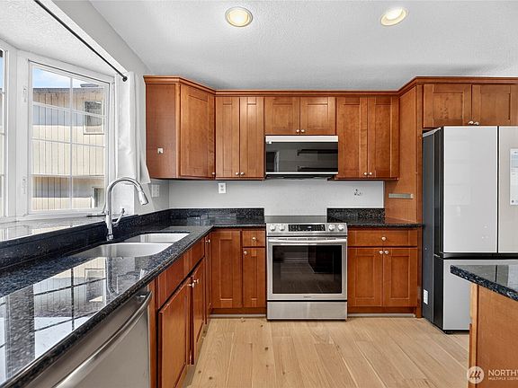 3rd image of 6704 23rd Avenue SW