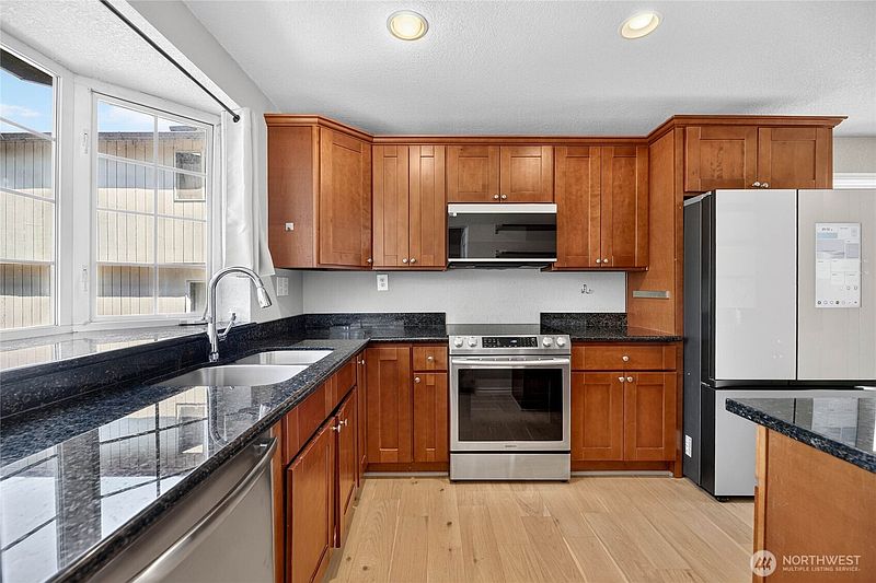 3rd image of 6704 23rd Avenue SW