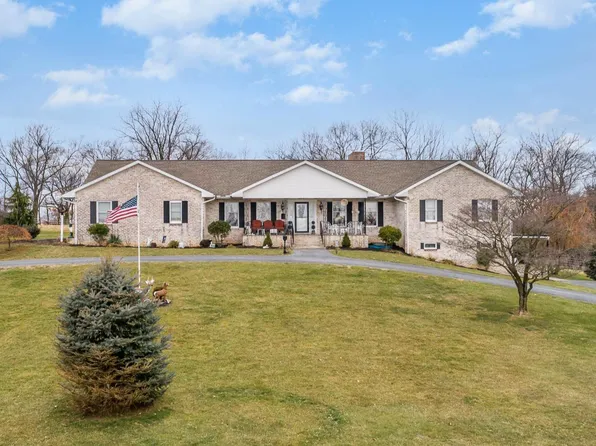 224 Heisers Ln, Carlisle, PA 17015