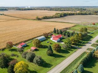 3870 Greens Grove Rd, Center Point, IA 52213