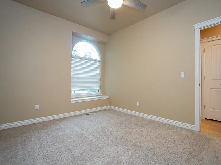 1917 W Marten Creek Dr — Photo 10