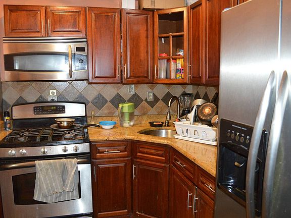 4th image of 8761 126th St