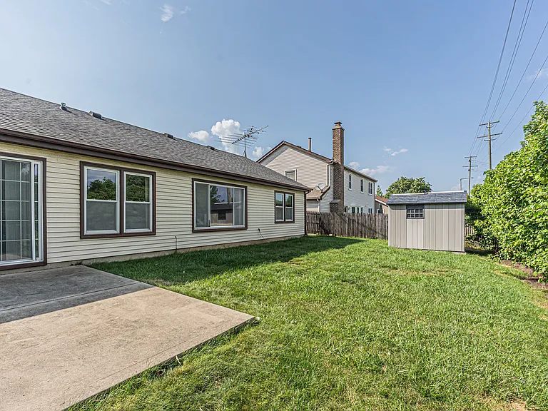 5 Newtown Ct E — Photo 16