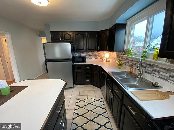 5th image of 3807 Cedarhurst Rd