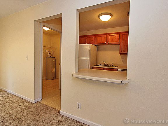 5th image of 2831 Hemlock Ct APT C