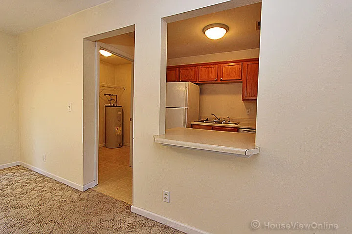 2831 Hemlock Ct — Photo 5