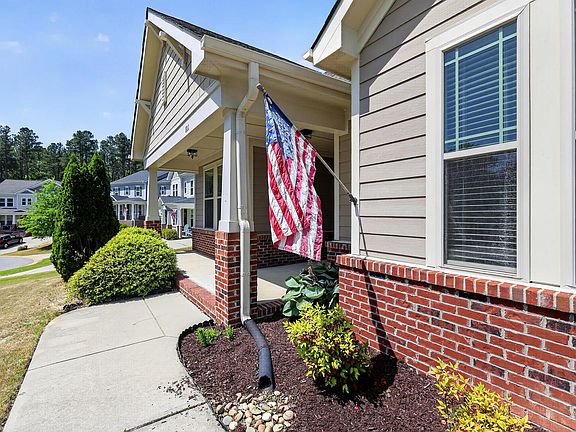 2nd image of 802 King Lake Ct