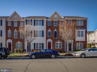42826 Pamplin Ter, Chantilly, VA 20152
