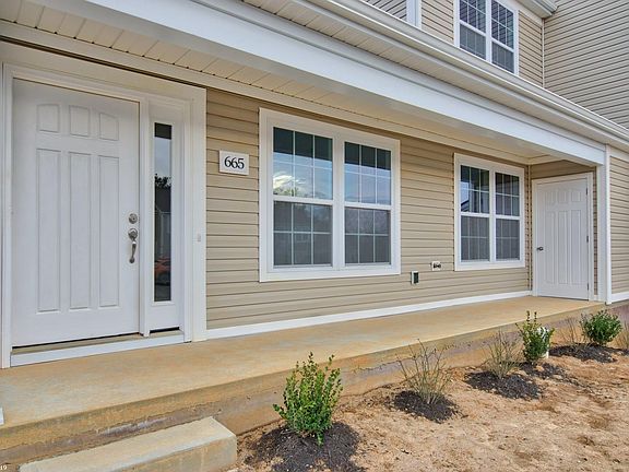 4th image of 665 Twisted Oak Dr