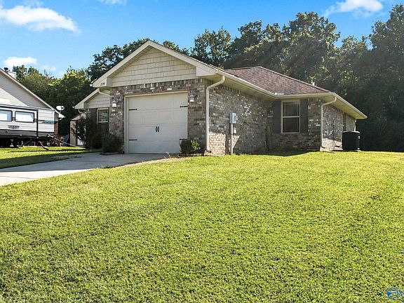3rd image of 279 Lazy Oak Dr