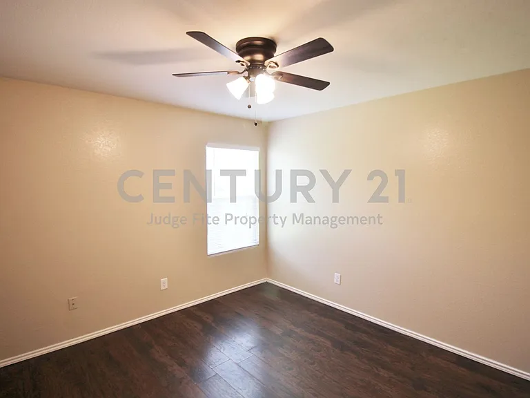 321 Briar Oaks Dr — Photo 12