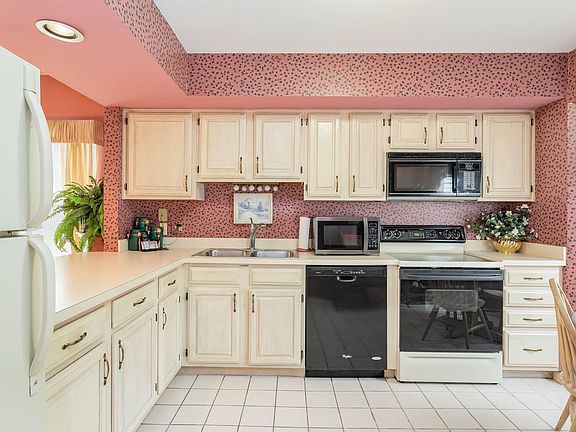 2nd image of 1657 Pine Ridge Ct