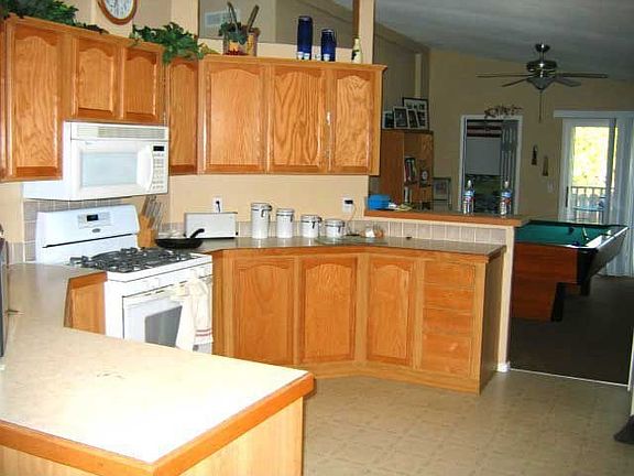 3rd image of 2428 Tiptoe Ln