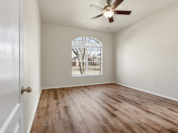 3rd image of 11217 Clover Knoll Dr