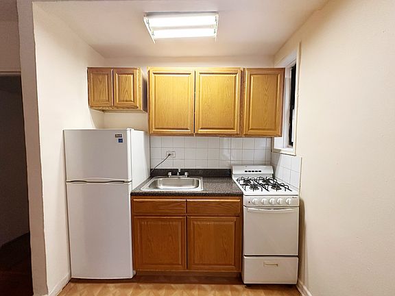 2nd image of 570 Ocean Ave APT 3B
