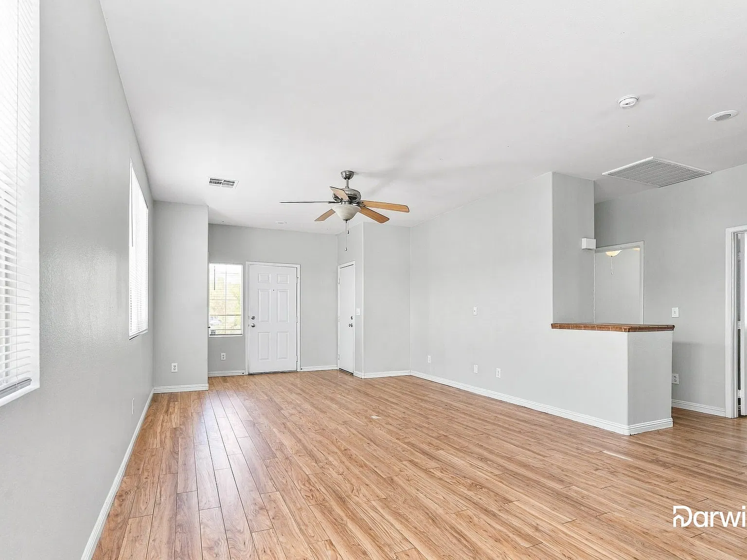 3 bed, 2.0 bath, 1244 sqft, $1,930 — Photo 4