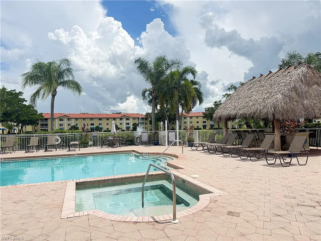 2 bed, 1.0 bath, 946 sqft, $2,200 — Photo 3