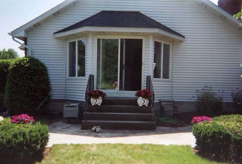 3rd image of 32 CELESTE Drive