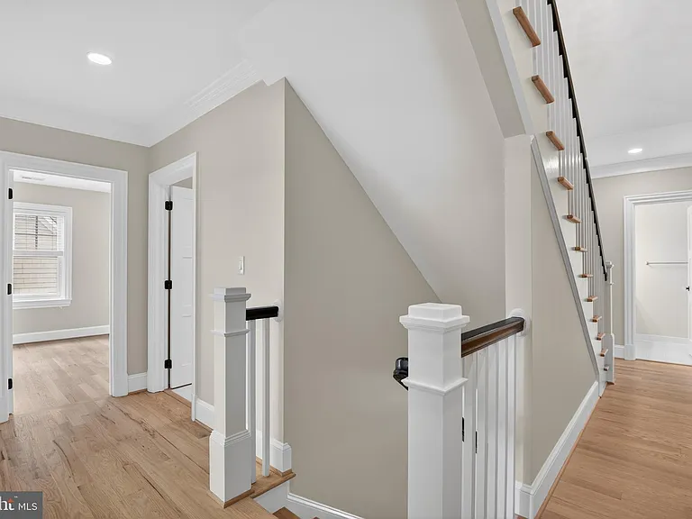 5718 Huntington Pkwy — Photo 44