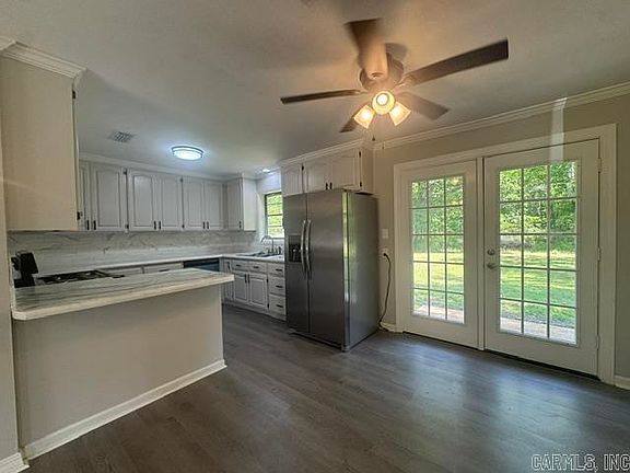 3rd image of 320 Winchester Rd