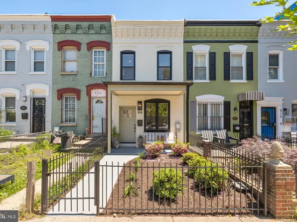 919 8th St NE, Washington, DC 20002
