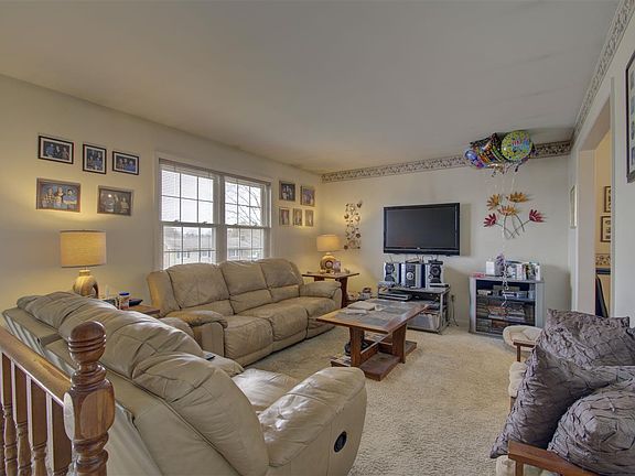 2nd image of 810 Eastland Dr