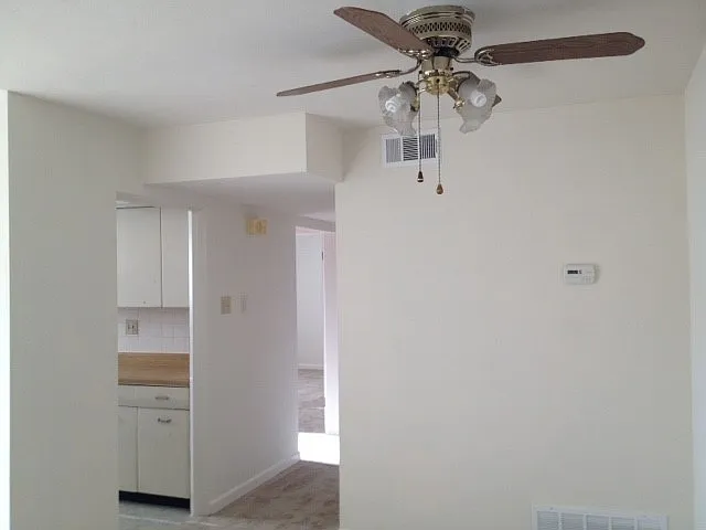 2 bed, 900 sqft, $1,120 — Photo 4