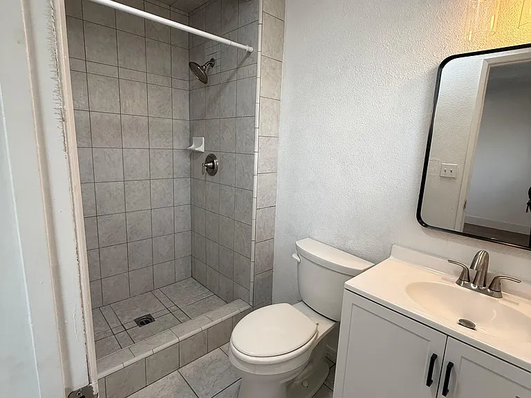 1410 Grayson Cir — Photo 8