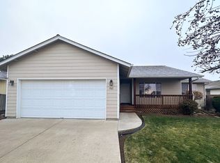 561 NE Begonia St, Madras, OR 97741
