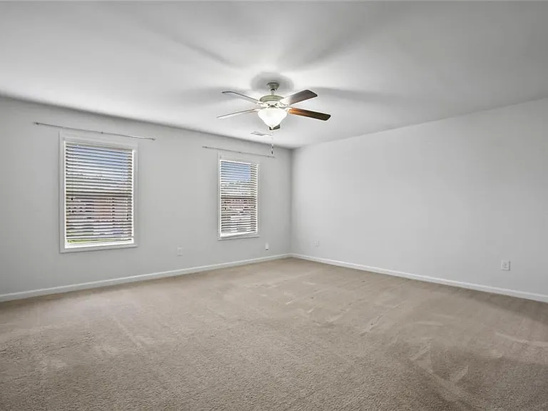206 Britt Dr S — Photo 13