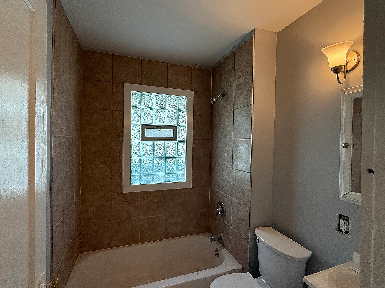 2 bed, 1000 sqft, $1,495 — Photo 4