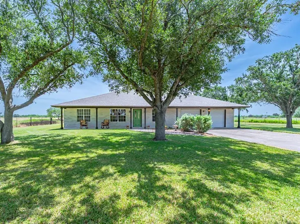 571 Fm 1360, Woodsboro, TX 78393